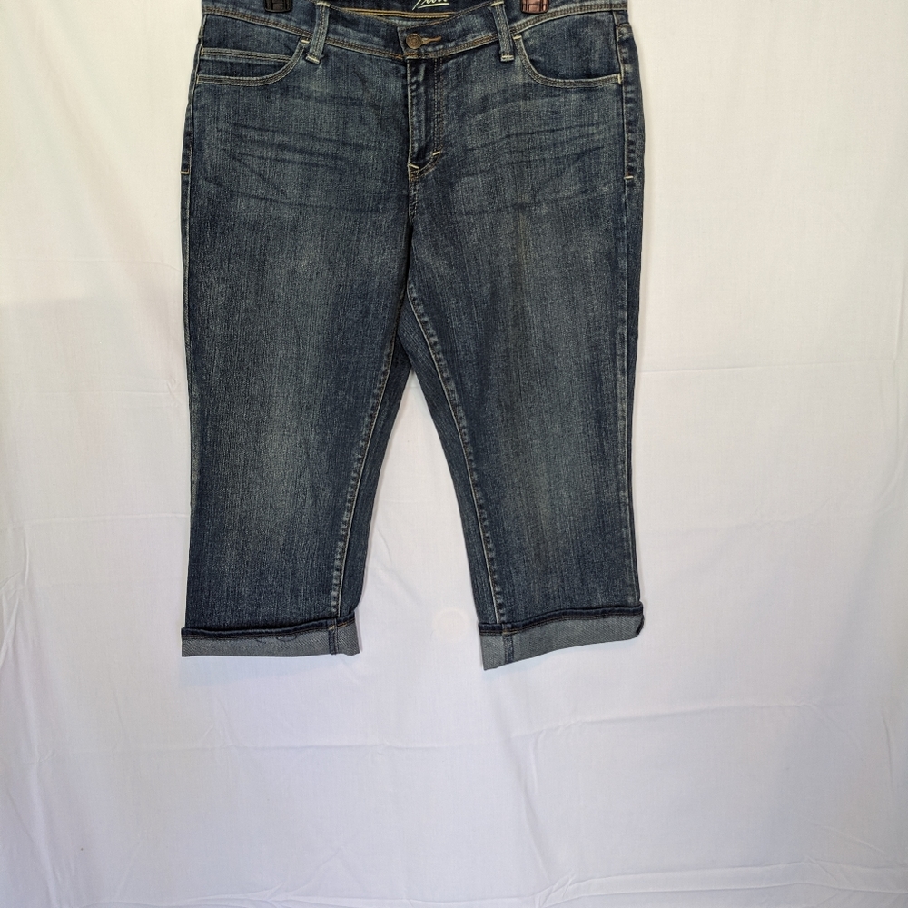 NWOT Old Navy cuffed capris sz 12